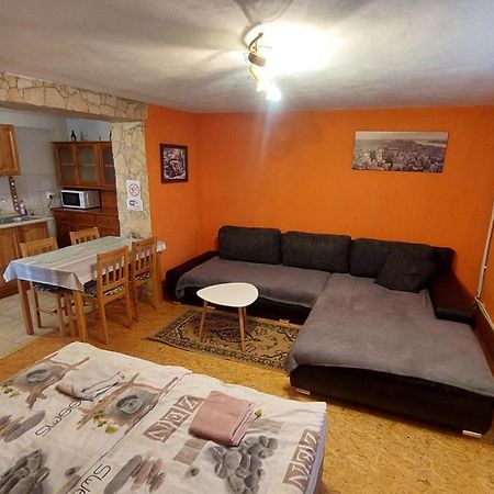Privat 498 Hotell Lúčky Eksteriør bilde