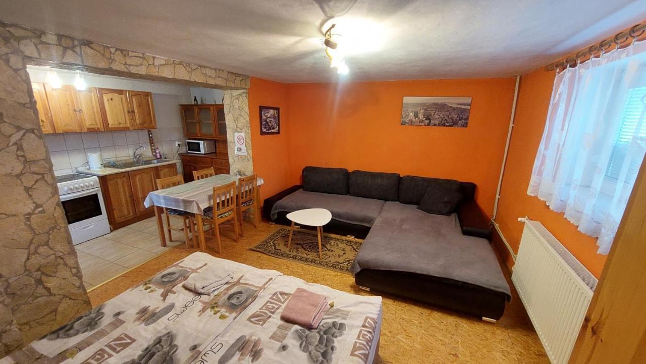 Privat 498 Hotell Lúčky Eksteriør bilde